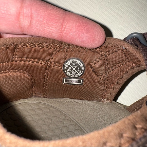 Big Kids Keen Newport H2 Brown Outdoor Sandals - Picture 7 of 8